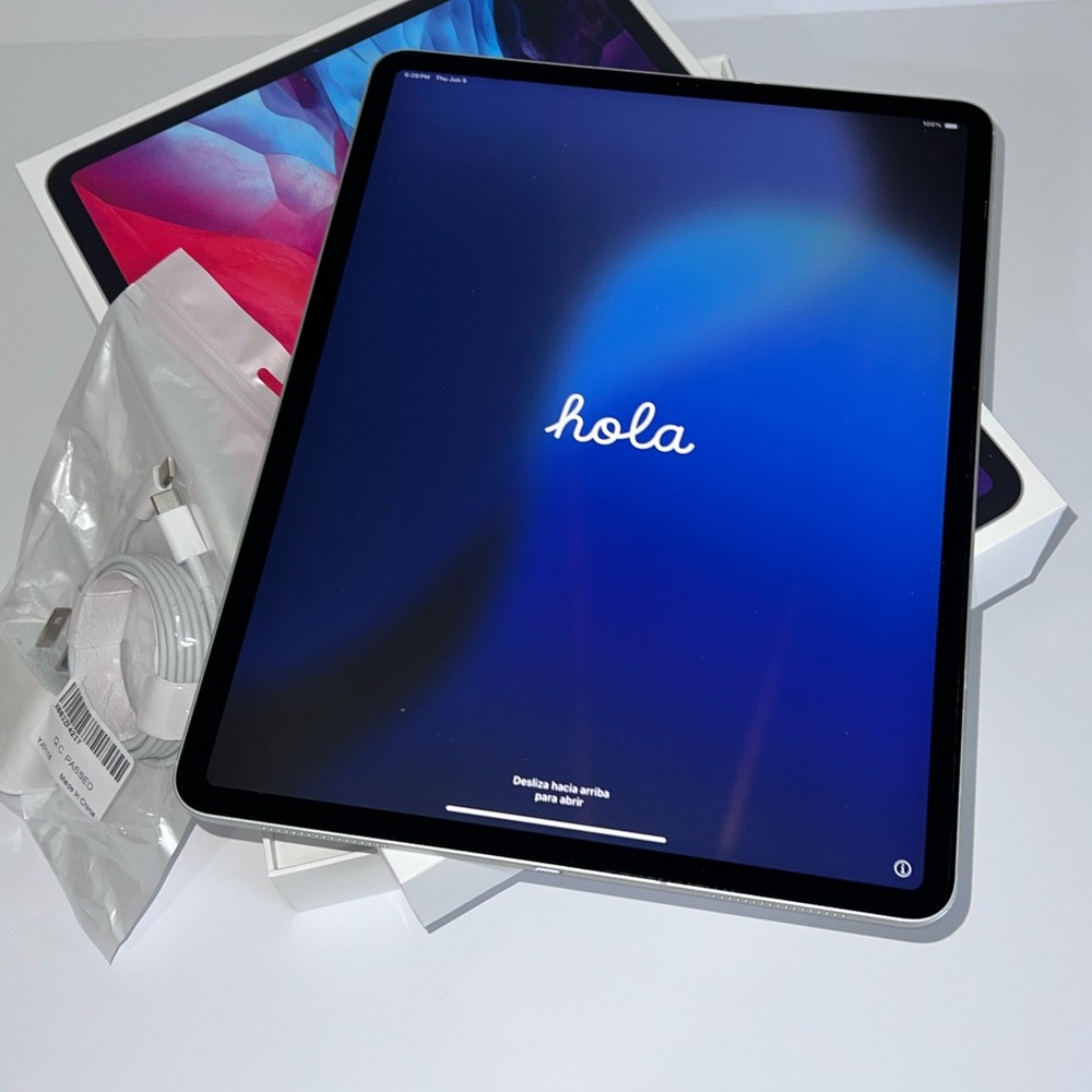 iPad Pro, 12.9-inch, 4th generation, 256 GB - Picture 2 of 12